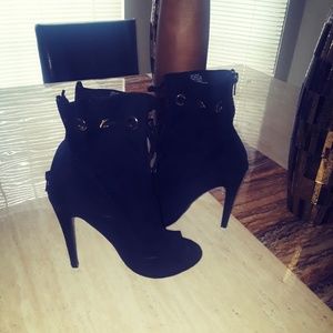 Guess Shoes - Guess Heels Guess Shoes - Guess Heels